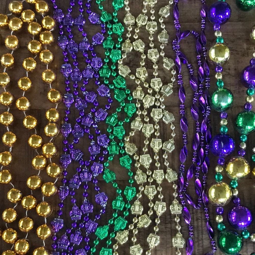 Mardi Gras Bead Lot / 12 Necklace Set / Bundle of Purple, Gold and Green Beads